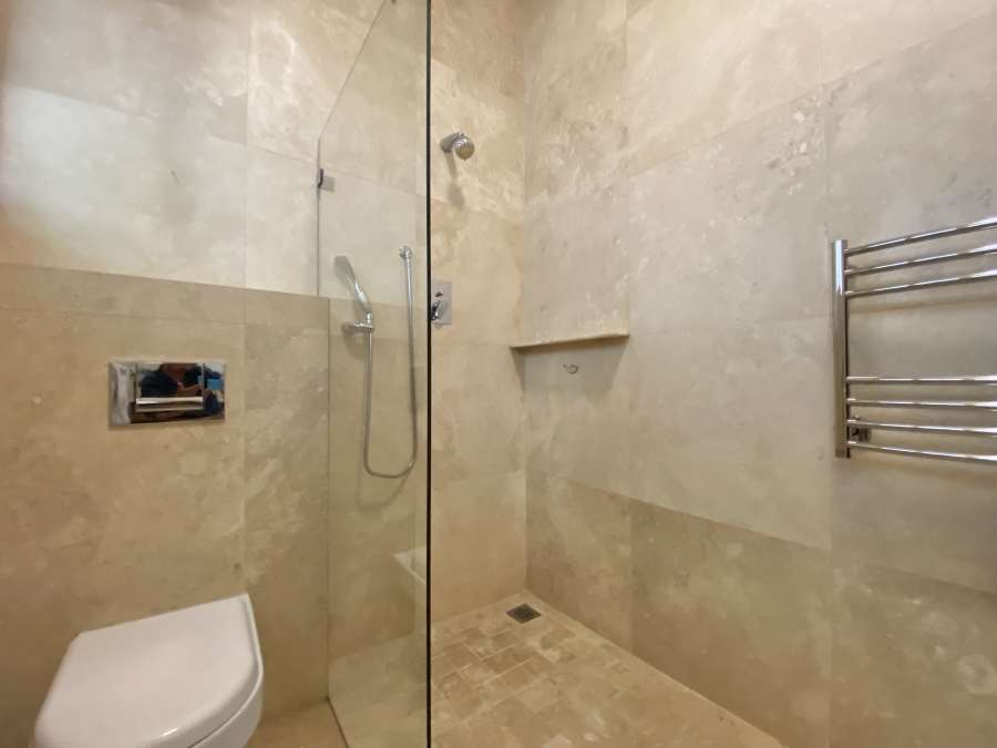 To Let 1 Bedroom Property for Rent in Green Point Western Cape